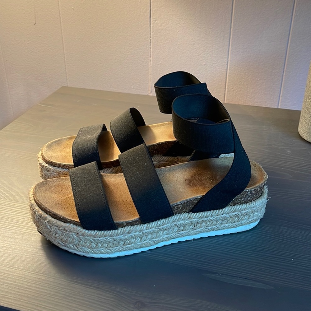 Steve Madden “Kimmie” sandals
